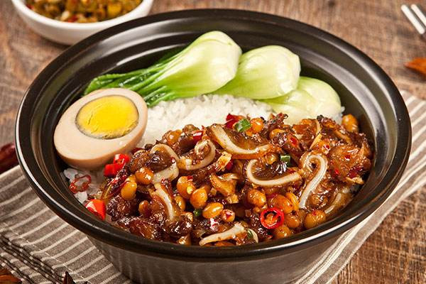 粤香肠粉煲仔饭加盟