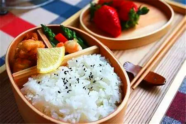 正将日式便当