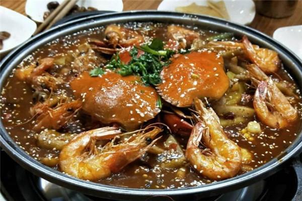 胖胖哒肉蟹煲加盟