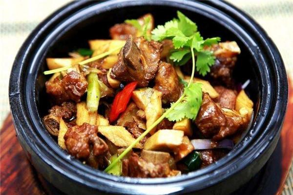 宝成顺清远脆香鸡煲