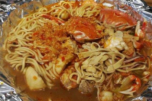 瞧渔夫焖锅肉蟹面加盟