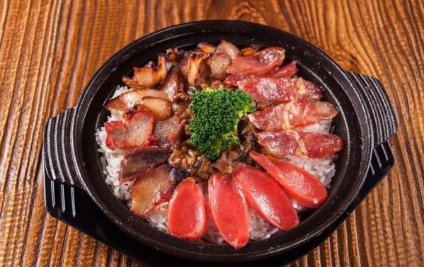 香他她煲仔饭加盟