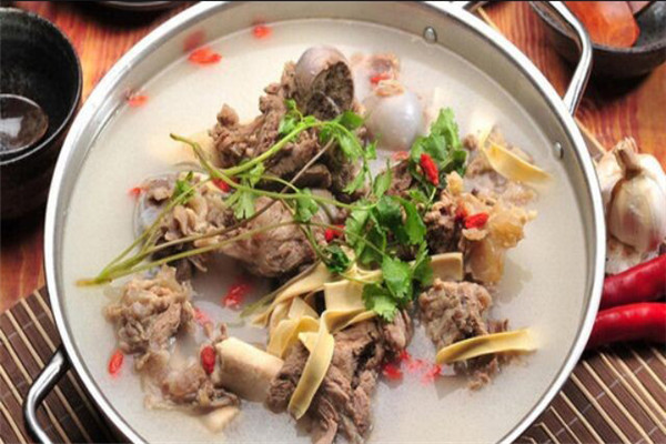 咸肉菜饭骨头煲火锅