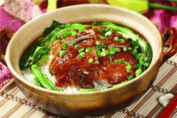 班记煲仔饭加盟
