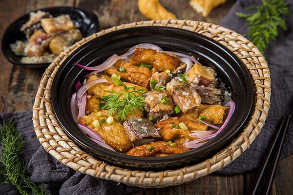 秧苗青青煲仔饭