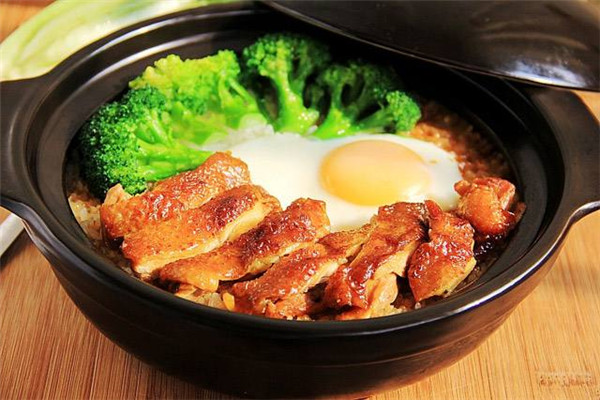 万家煲新派煲仔饭加盟