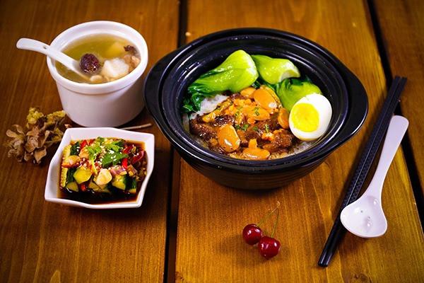 橙实煲仔饭加盟