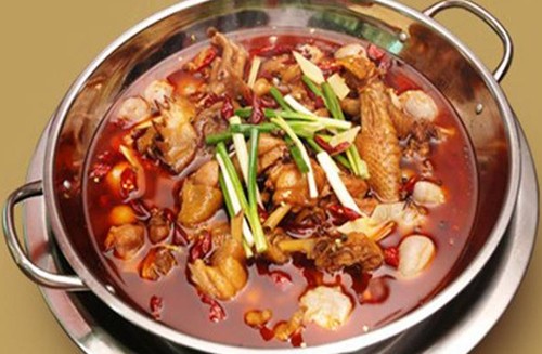 赤坎荣记水鱼鸡煲火锅