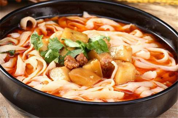 真味骨汤刀削面