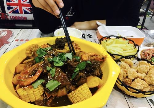 胖咖肉蟹煲加盟