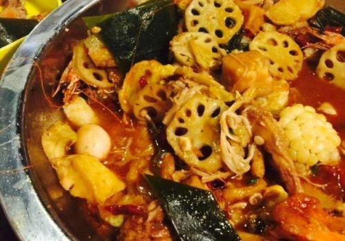 乡村厨夫肉蟹煲加盟