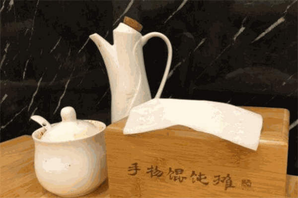 手物馄饨摊