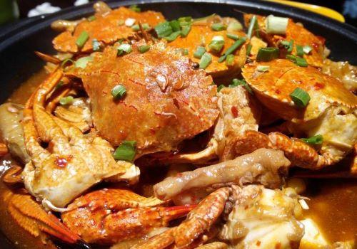 品岸肉蟹煲加盟