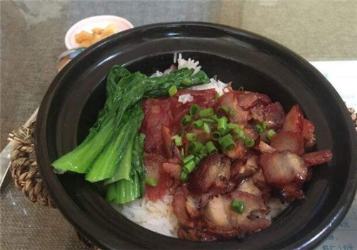 禾味煲仔饭加盟