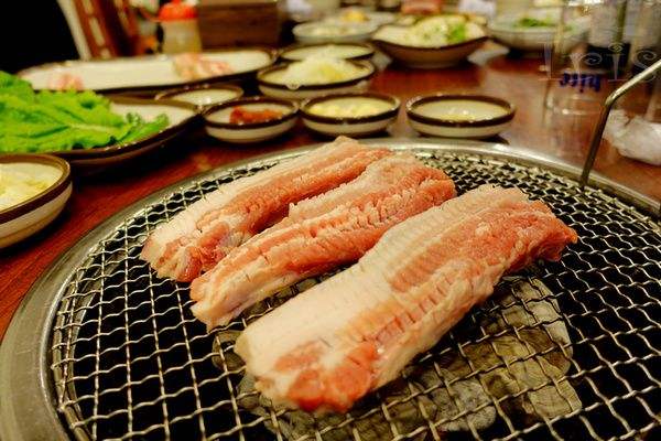 金滏山烤肉海鲜火锅
