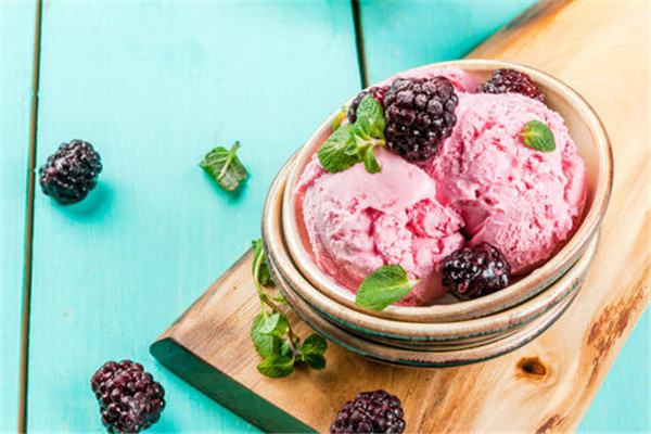 粉红浆果自助冰淇淋