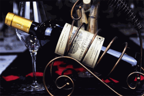 海豚进口葡萄酒
