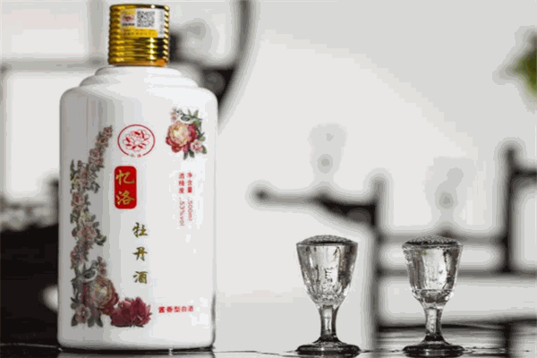 酒中牡丹白酒