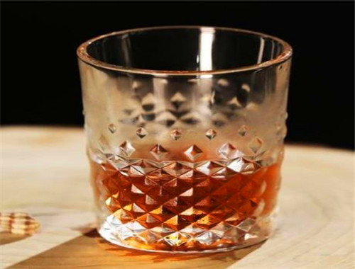 罗斯顿酒业