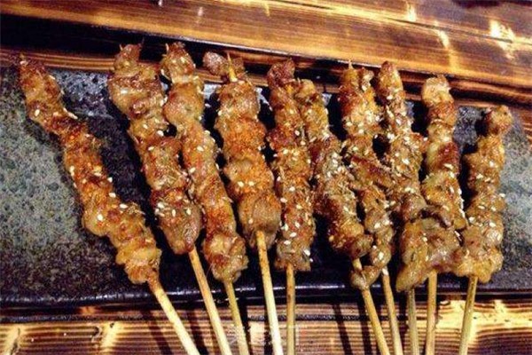 炉小烧羊肉串