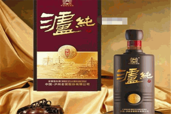泸纯白酒