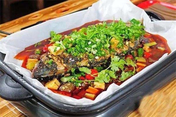 摊吃向纸包鱼
