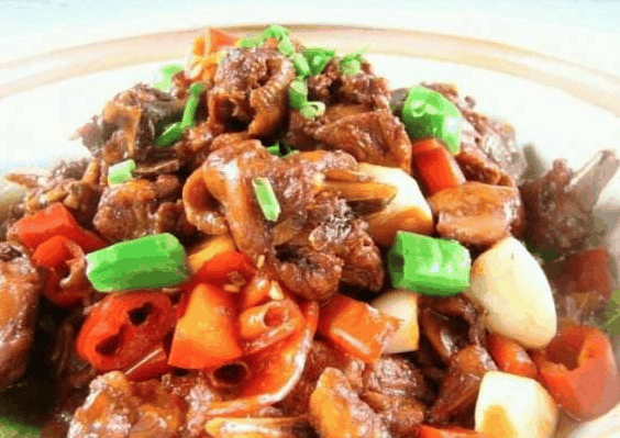 红焖鸡和黄焖鸡米饭