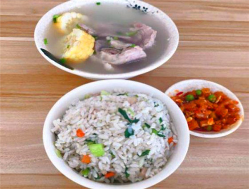 外婆记菜饭骨头汤