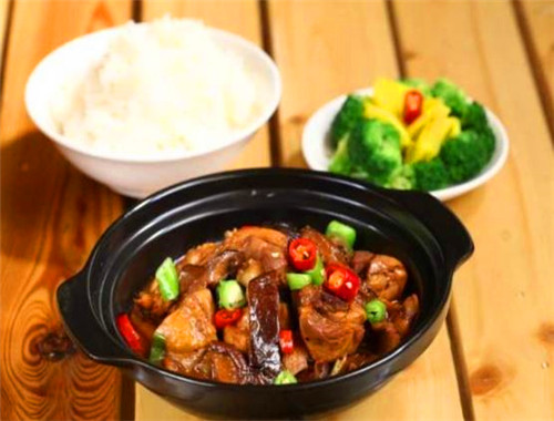 十八味蒸鲜焖肉饭