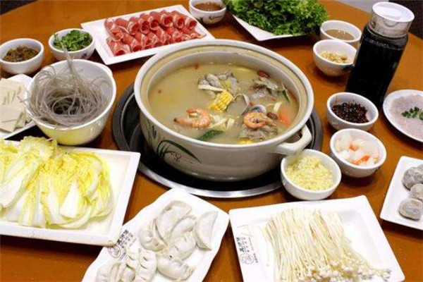 真师傅骨煲火锅