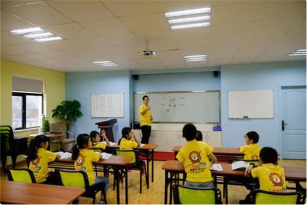 趣学国际英语加盟