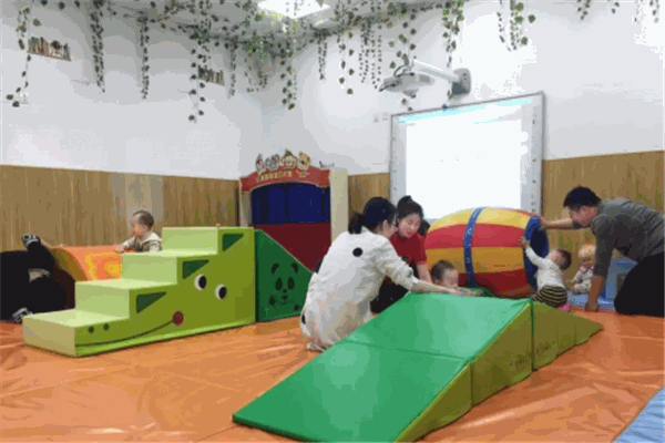 蓝圣基早教
