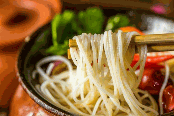 新煮义米线
