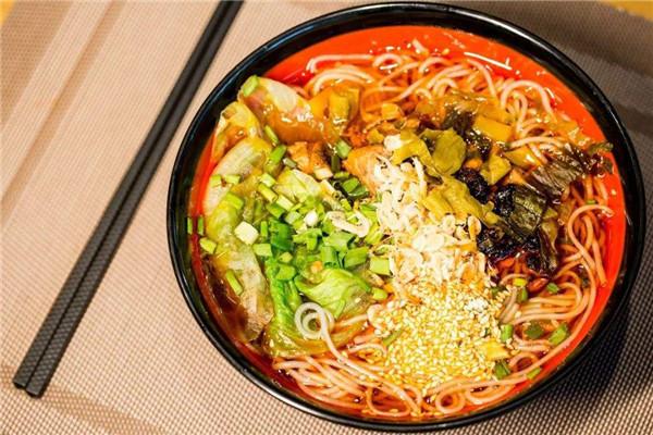 堡风盛过桥米线