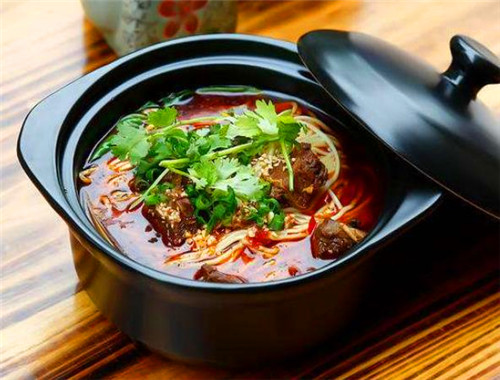 小东北砂锅鸡汤米线