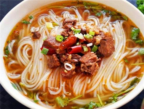 一锅香牛肉米线