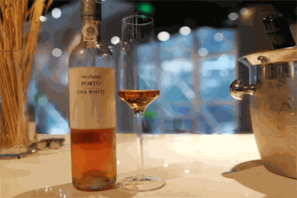 白诗南红酒庄