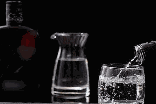 好摄酒白酒