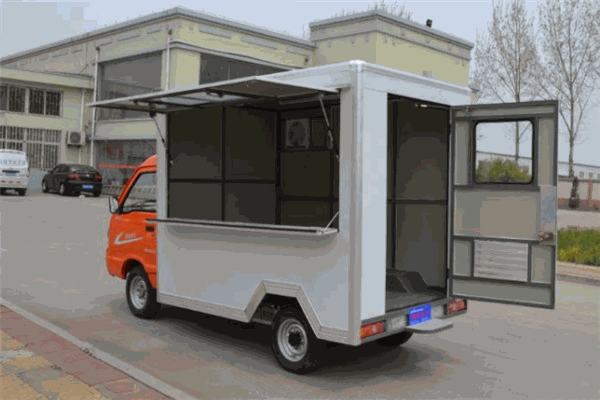 金彭小吃车