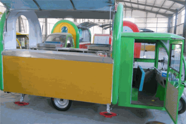 金彭小吃车