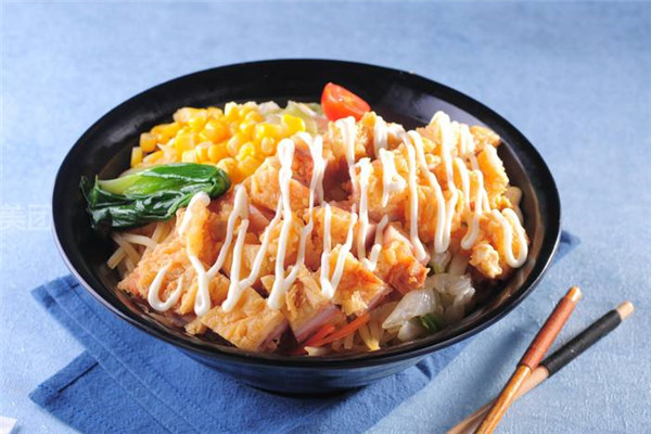 杨哥轰炸鸡饭