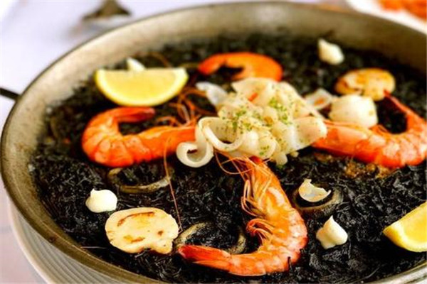 阿里棒墨鱼汁饭卷