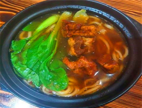 金味德砂锅拉面