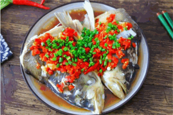 东方红老坛剁椒鱼头