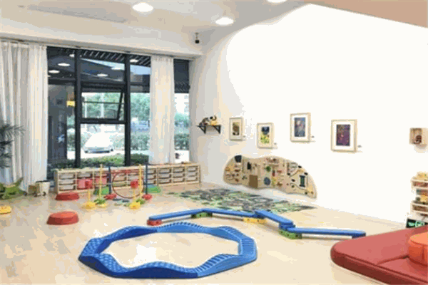 乐桃成长小屋婴幼托管
