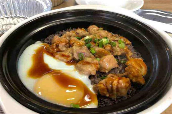六少黑米煲仔饭加盟