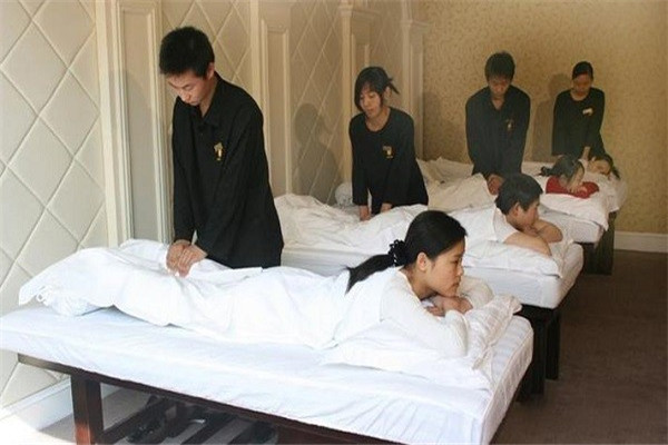 巧博士推拿加盟