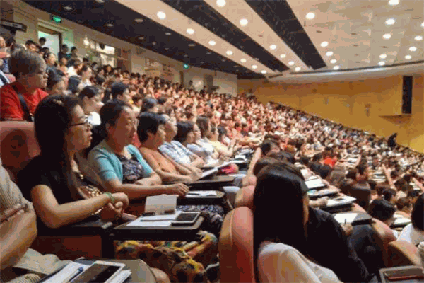 华夏未来全日制特长班