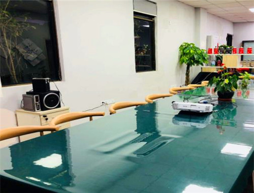 呦呦优卡机器人创意中心