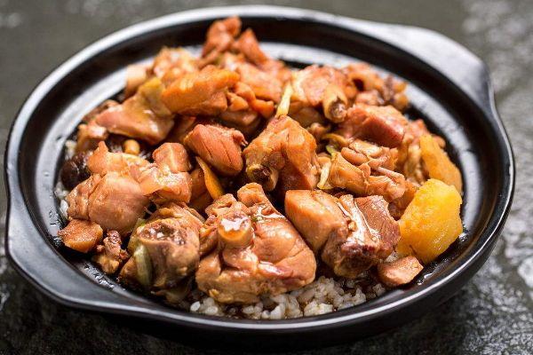 泉碗香黄焖鸡米饭